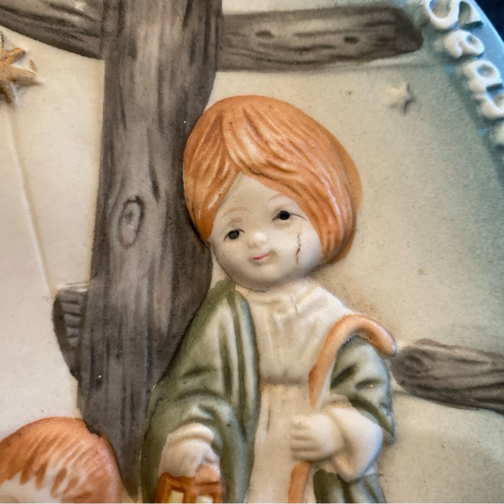 Nativity Scene Decorative Plate - Picture 6 of 6